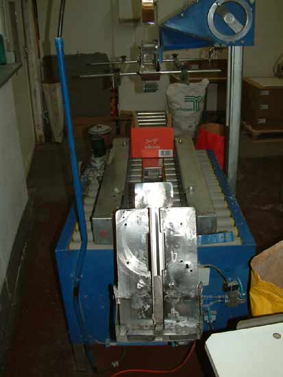 Balicí stroj na skládání a plnění krabiček 500 g